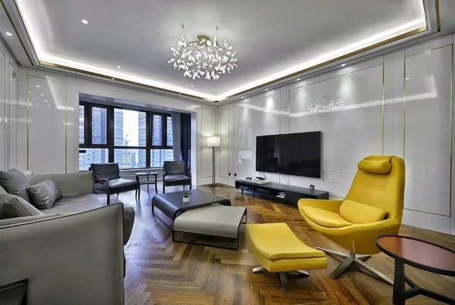 把不銹鋼條嵌到墻上,簡(jiǎn)單點(diǎn)綴好高檔!