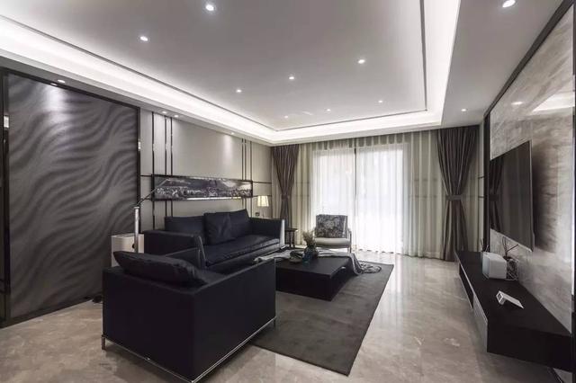 把不銹鋼條嵌到墻上,簡(jiǎn)單點(diǎn)綴好高檔!