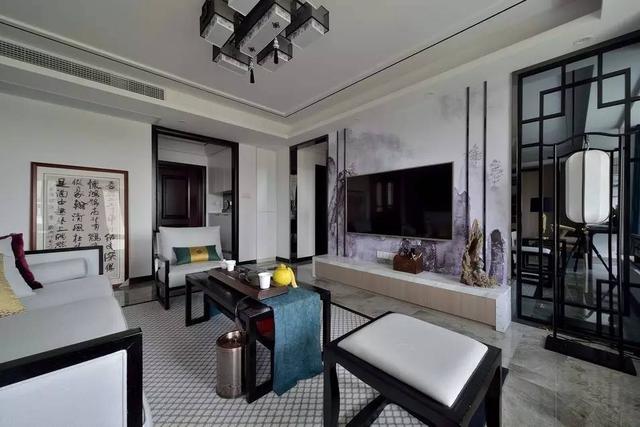 把不銹鋼條嵌到墻上,簡(jiǎn)單點(diǎn)綴好高檔!